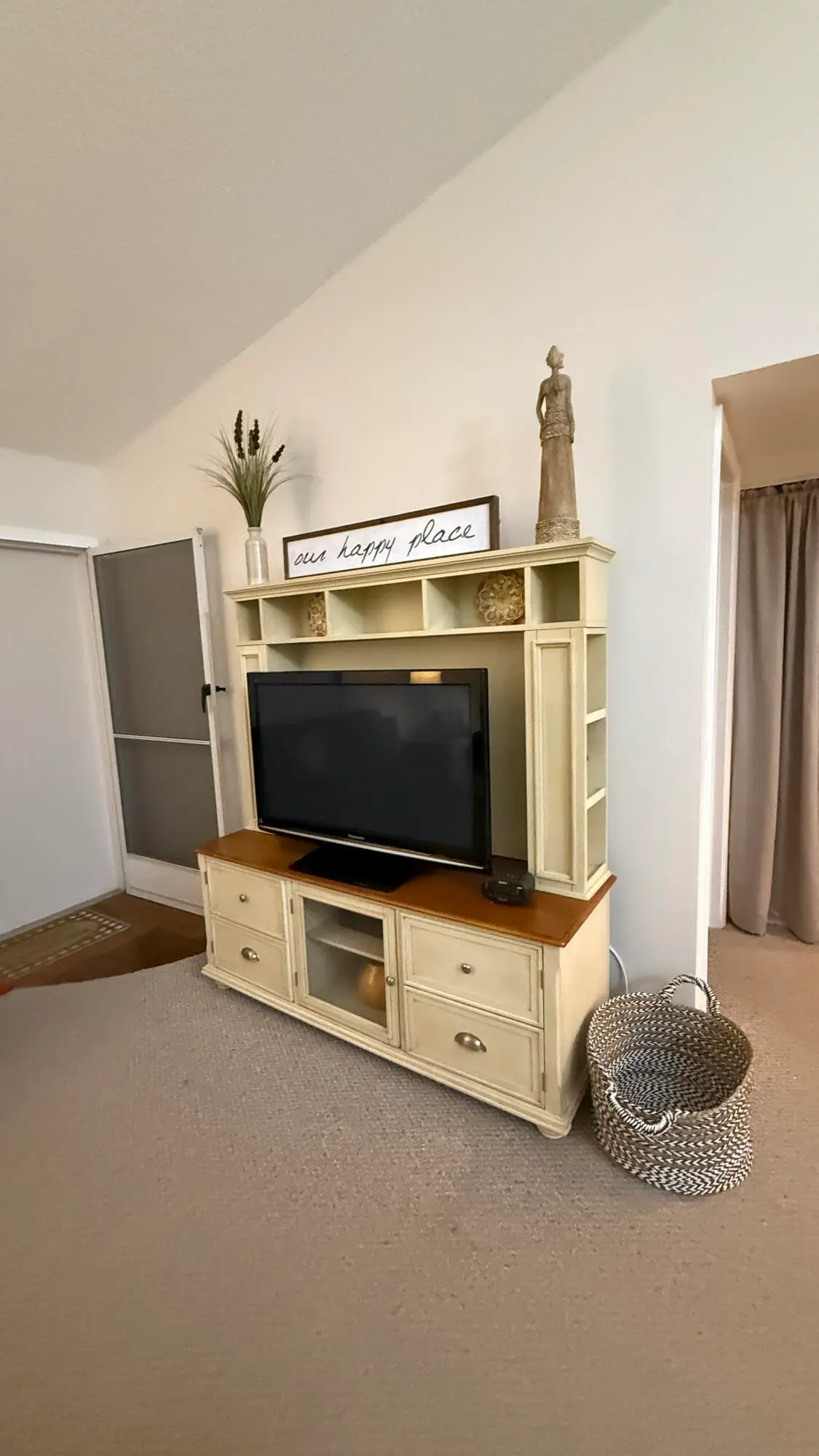 Large Screen TV at 6327 Chasewood Drive G, Jupiter