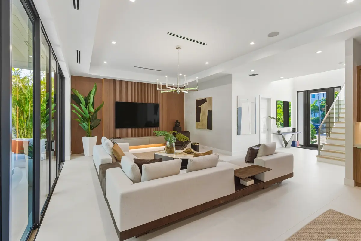 450 NE Spanish Ct Boca Raton FL-21 at 450 NE Spanish Court, Boca Raton