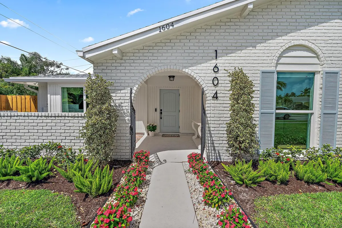 1604 Seabrook Rd-30 at 1604 Seabrook Road, Tequesta