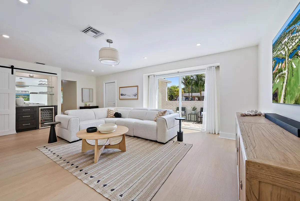 1604 Seabrook Rd-4 at 1604 Seabrook Road, Tequesta