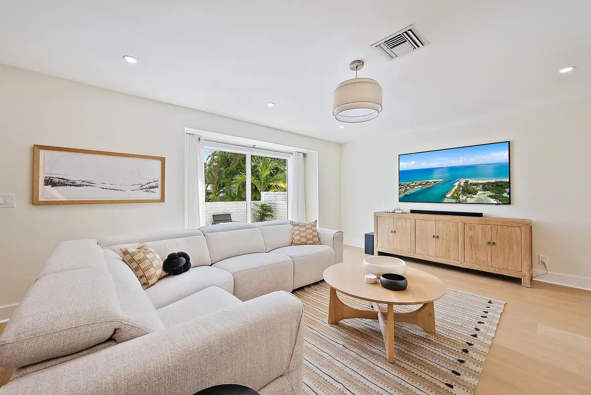 1604 Seabrook Rd-3 at 1604 Seabrook Road, Tequesta