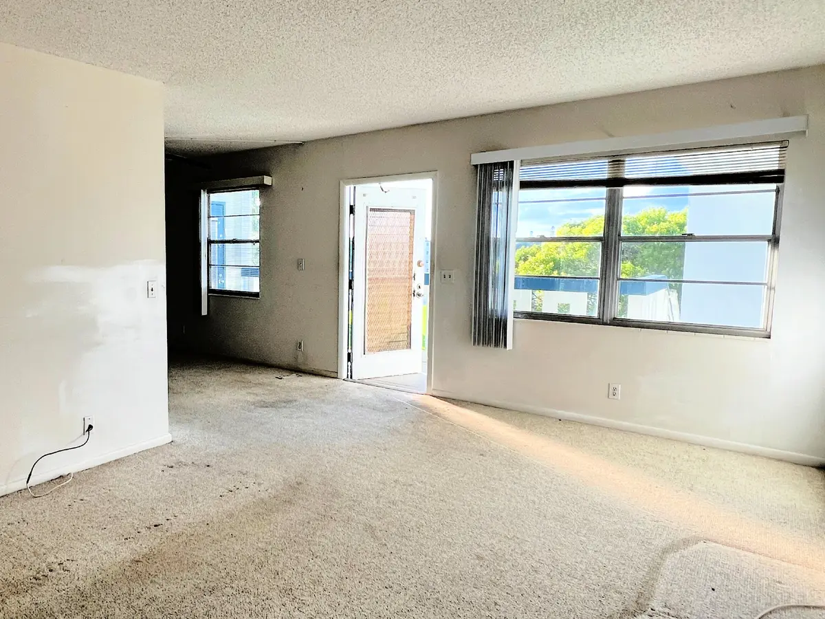 Liiving Area at 4040 Lincoln C 4040, Boca Raton