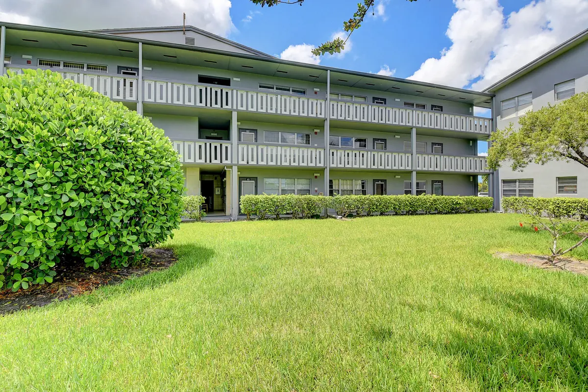 01_dsc_4893_4_5_6_7 at 49 Suffolk B 49, Boca Raton