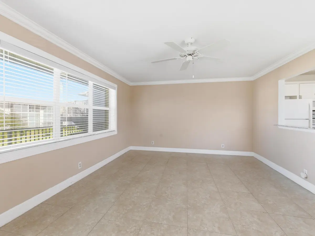 Living room at 530 Horizons E 205, Boynton Beach