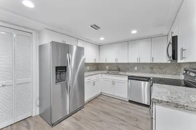 16475 Golf Club Road 207, Weston – sold