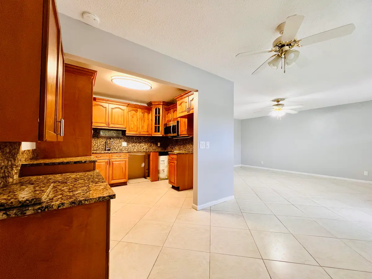 Beautifully Updated at 210 Somerset K, West Palm Beach