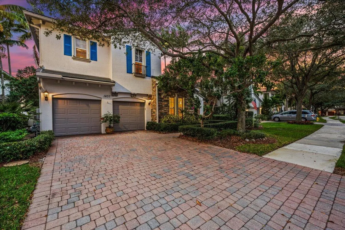 Stunning 4 Bedroom Home at 1437 Barlow Court, Palm Beach Gardens