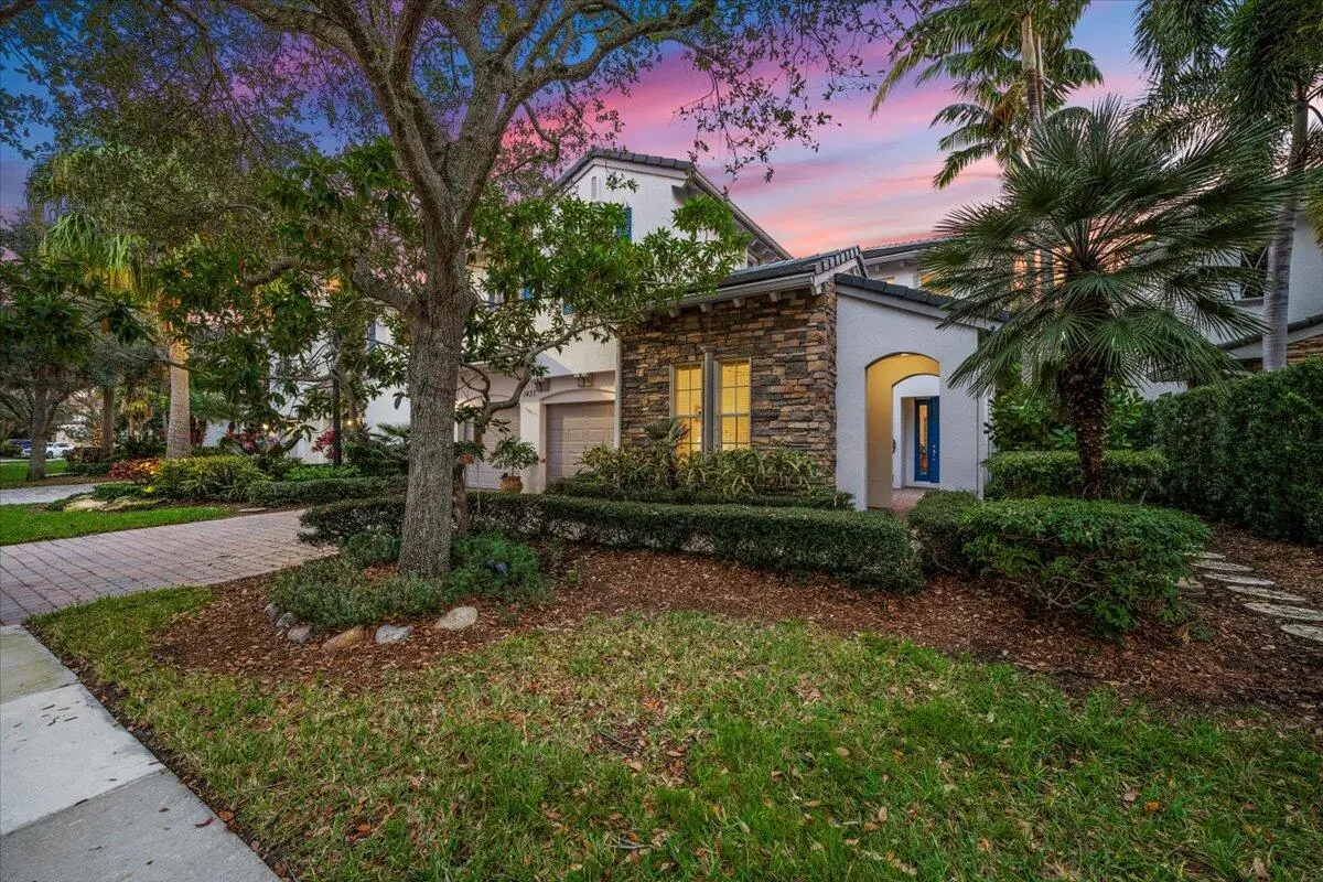 Separate Courtyard Guest Suite at 1437 Barlow Court, Palm Beach Gardens