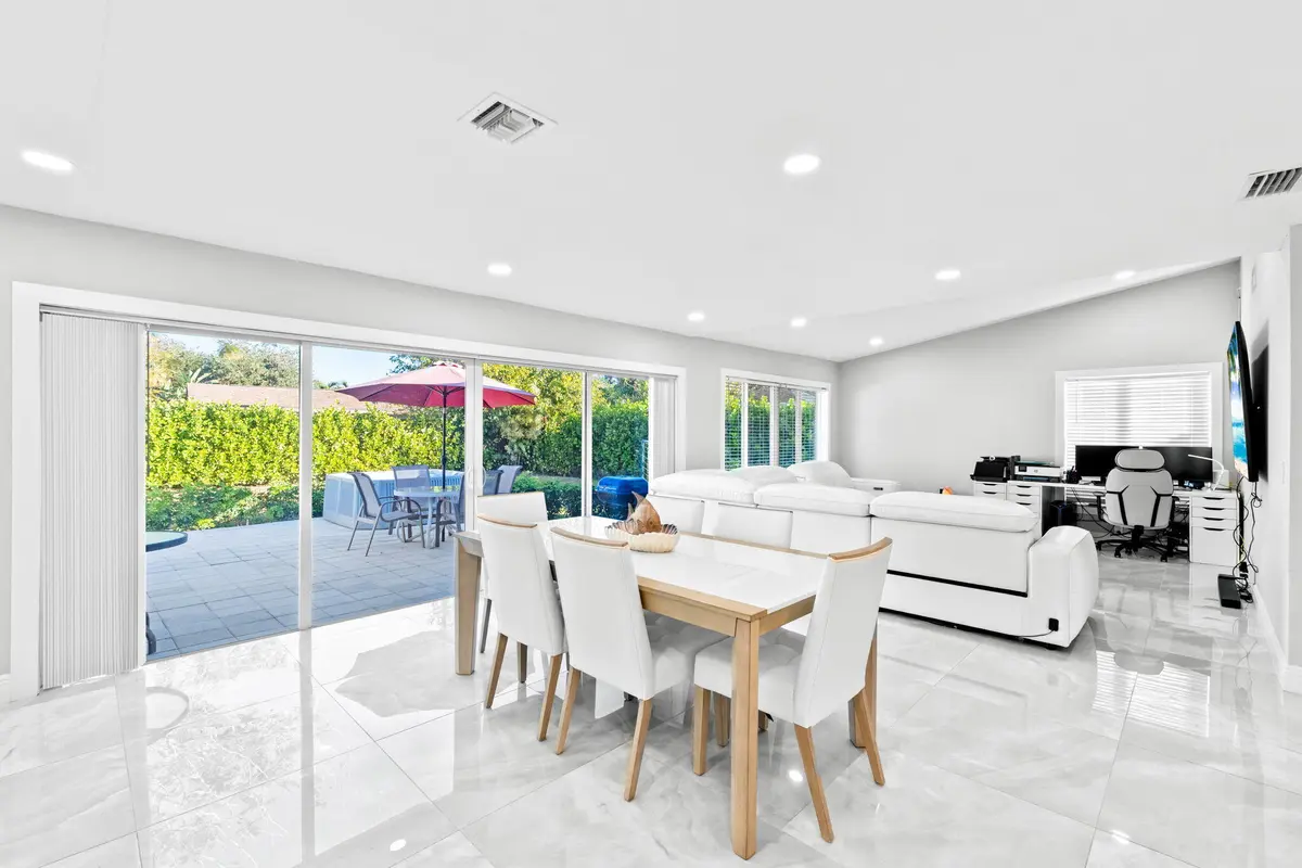 Dining Area at 12293 Old Country Road, Wellington