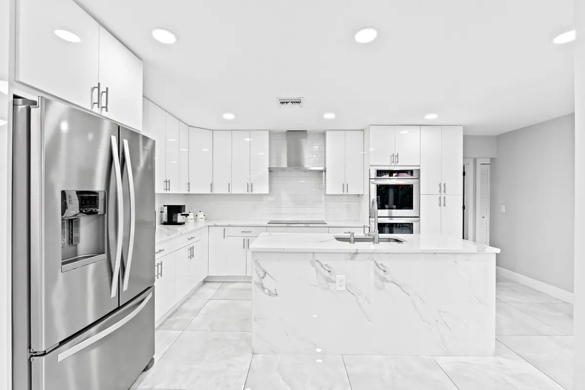 Kitchen at 12293 Old Country Road, Wellington