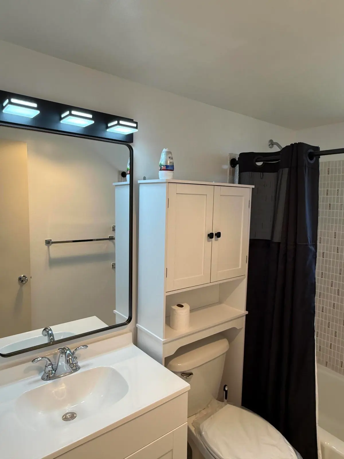 Bathroom at 2960 Lake Osborne Drive 209, Lake Worth Beach