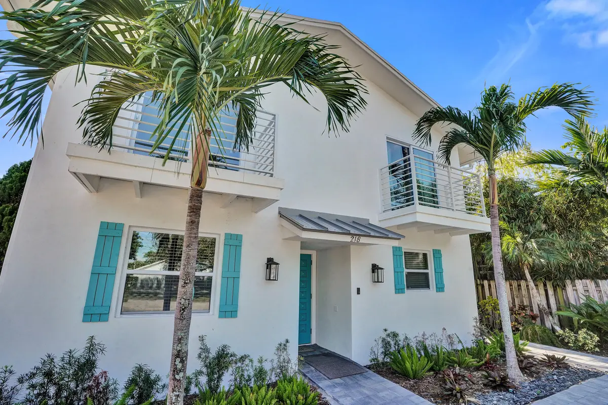 218 NE 10TH at 218 NE 10th Street, Delray Beach