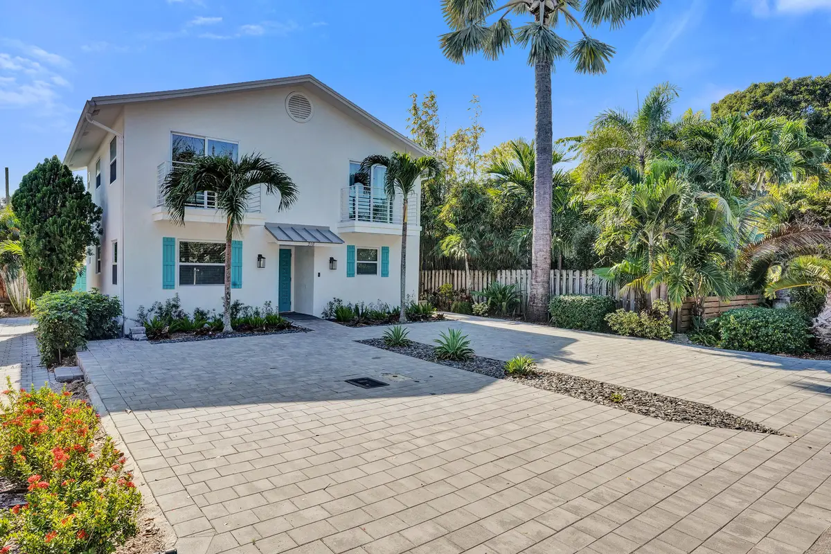 218 NE 10TH at 218 NE 10th Street, Delray Beach