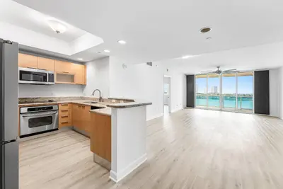 2640 Lake Shore Drive 614, Riviera Beach – sold