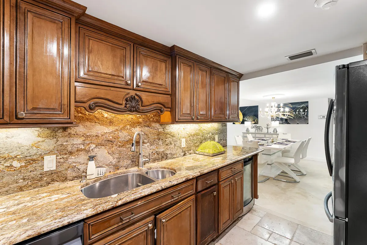Kitchen at 5600 N Flagler Drive 605, West Palm Beach