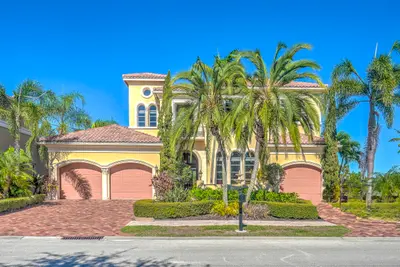 190 SE Bella Strano, Port St. Lucie – Single Family Residence for sale