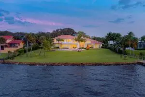 RX-11119320_8 at 901 SE Riverside Drive, Stuart