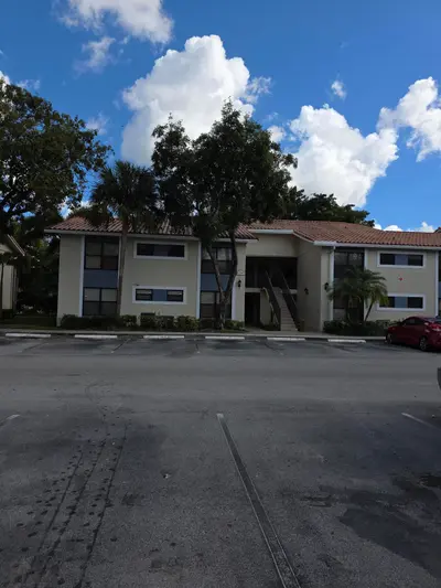 1542 Lake Crystal Drive H, West Palm Beach – leased