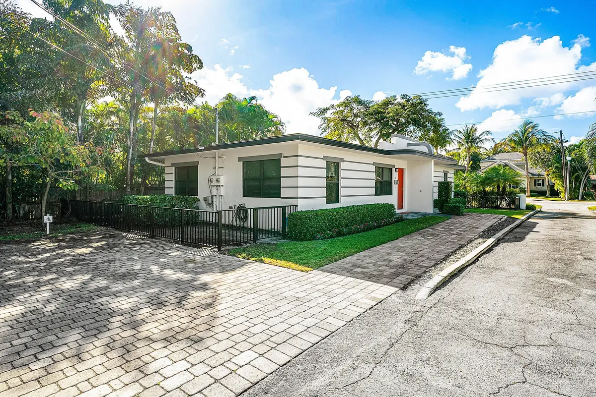 003-215NorthSwintonAvenue-DelrayBeach-FL at 215 N Swinton Avenue, Delray Beach