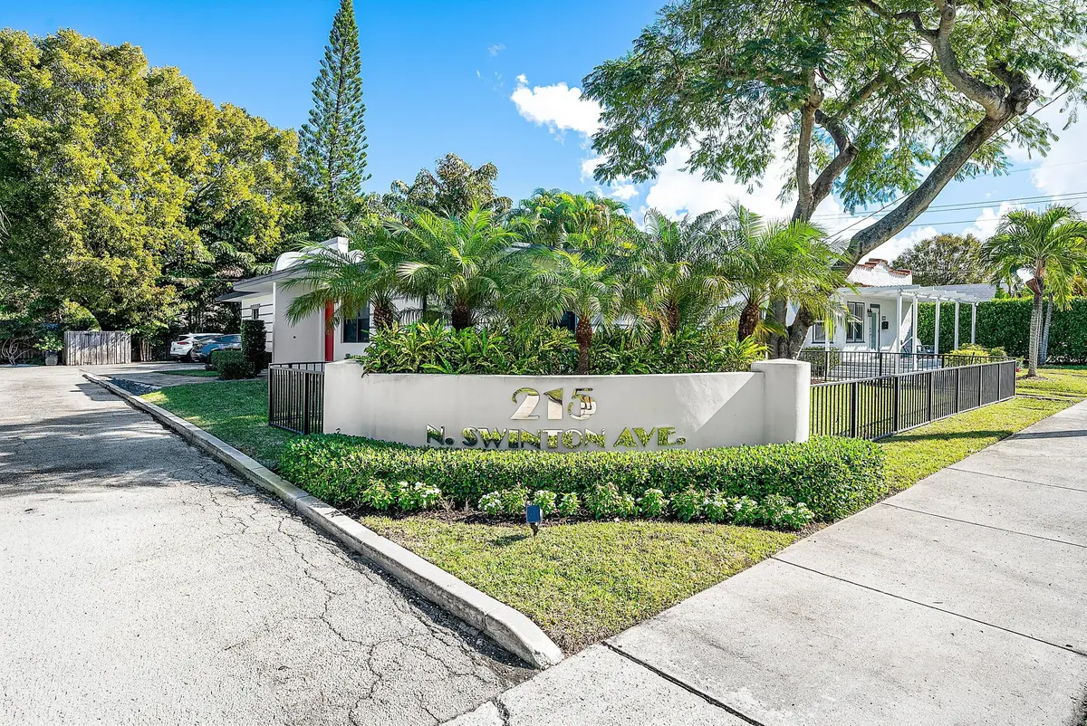 exterior front at 215 N Swinton Avenue, Delray Beach