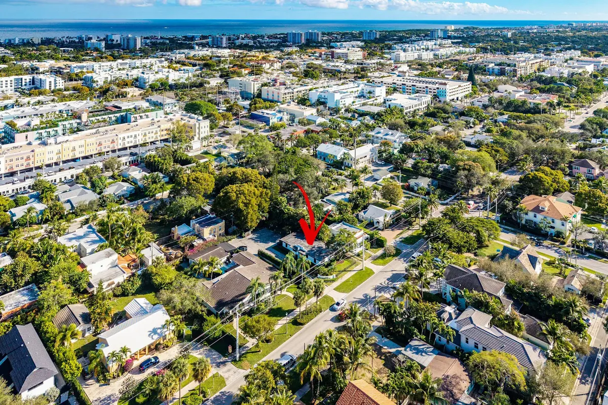 035-215NorthSwintonAvenue-DelrayBeach-FL at 215 N Swinton Avenue, Delray Beach
