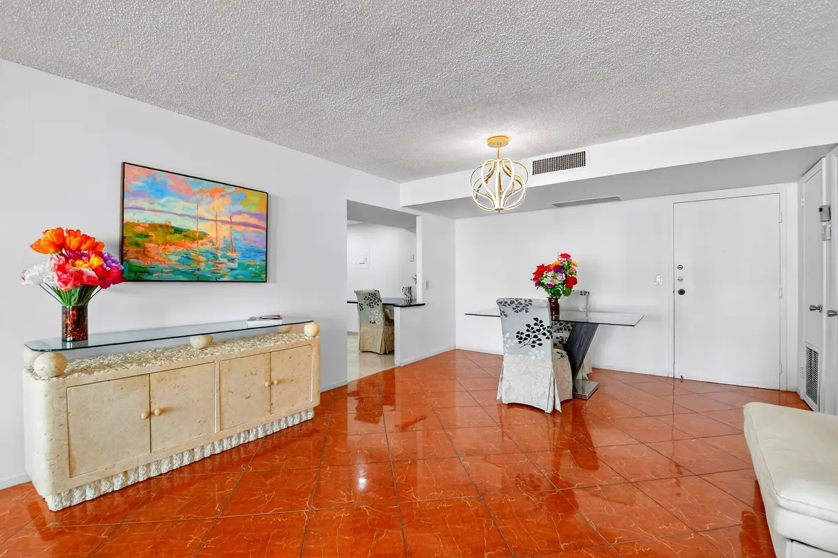 Dining Room / Entrance at 3456 S Ocean Boulevard 1040, Palm Beach