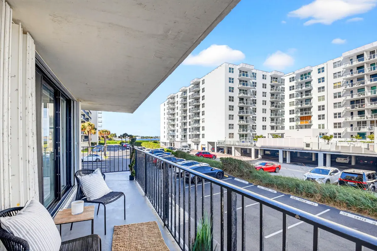 Intercoasta View at 3456 S Ocean Boulevard 1040, Palm Beach