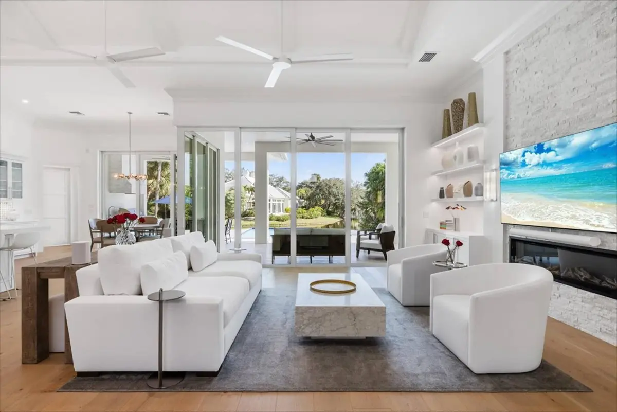 15337282-2 at 201 Shores Drive, Vero Beach