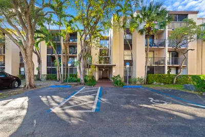 14221 SW 88th Street 303c, Miami – sold