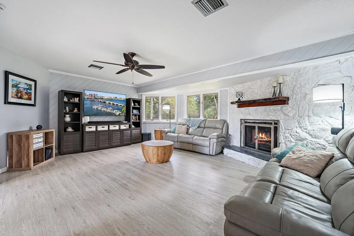 Living at 17696 Winterhawk Trail, Jupiter
