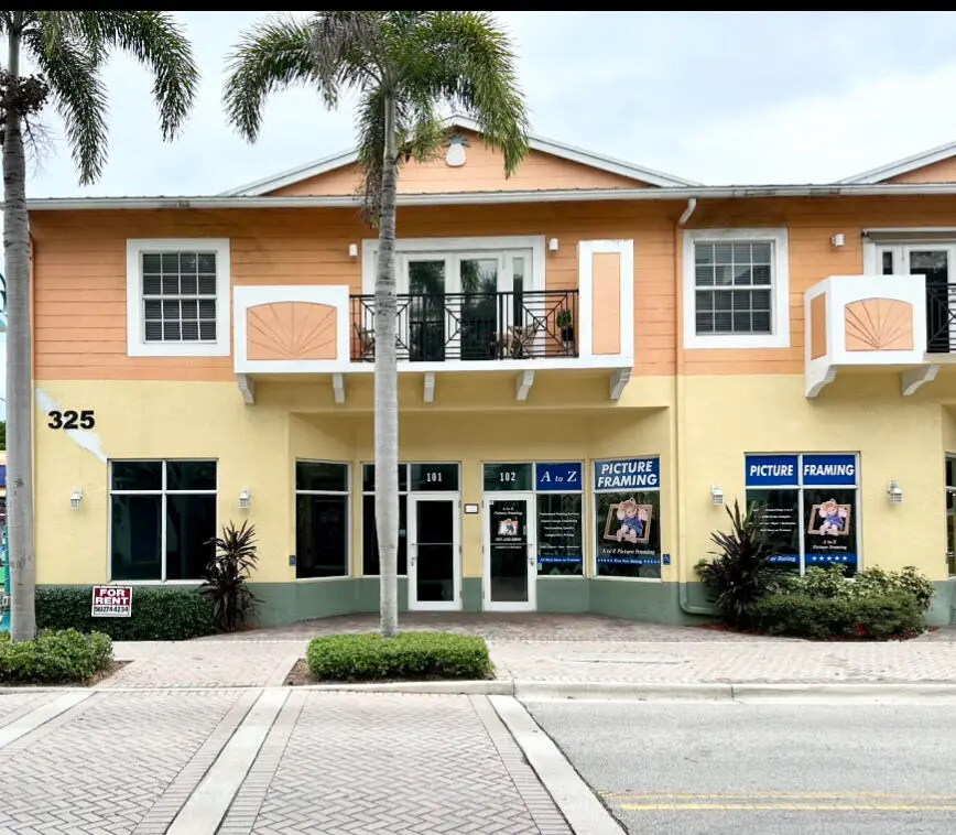 Front of Building at 325 NE 2nd Avenue 102, Delray Beach