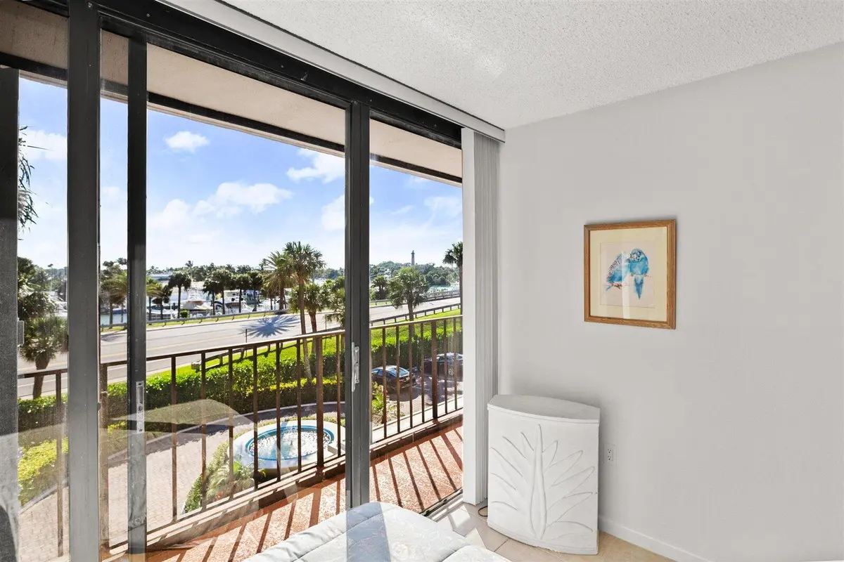 225 Beach Rd #303, Jupiter, FL 33469 (31 at 225 Beach Road Road 303, Tequesta