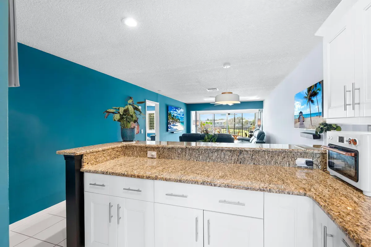 9-web-or-mls-A7403066 at 1540 NW 18th Avenue 203, Delray Beach