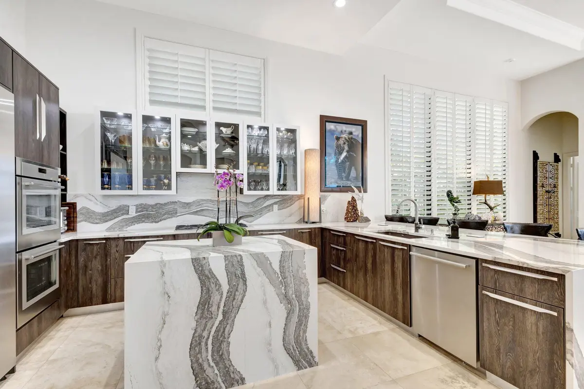 Kitchen at 118 Via Quantera, Palm Beach Gardens