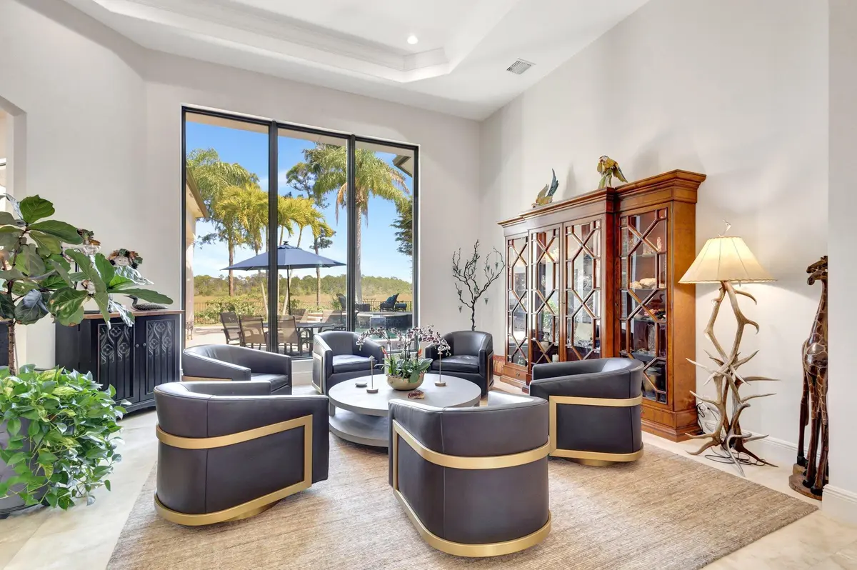 Living at 118 Via Quantera, Palm Beach Gardens