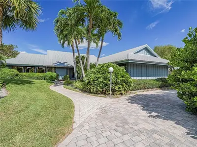 1330 Shorewinds Lane, Vero Beach – Single Family Residence for rent