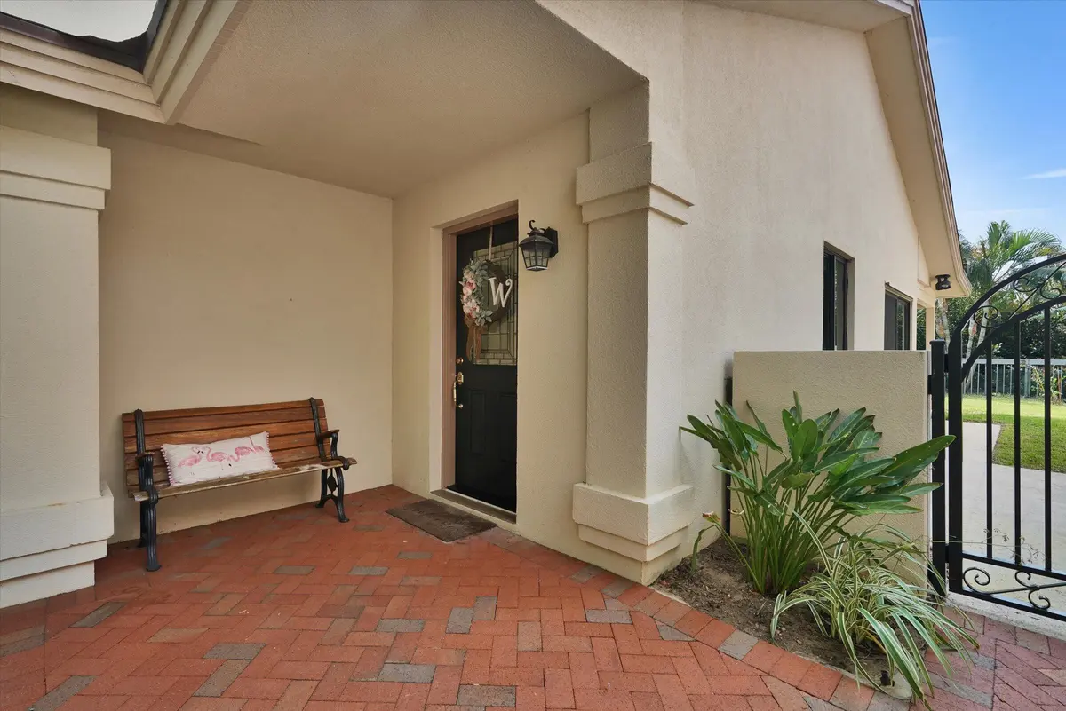 Welcome Home! at 316 River Edge Road, Jupiter