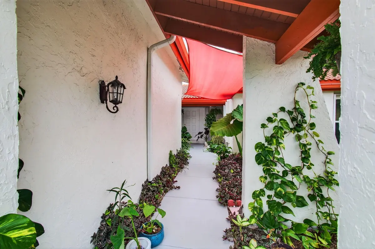 7-web-or-mls-DSC_7116 at 5735 Lakeview Mews Circle, Boynton Beach
