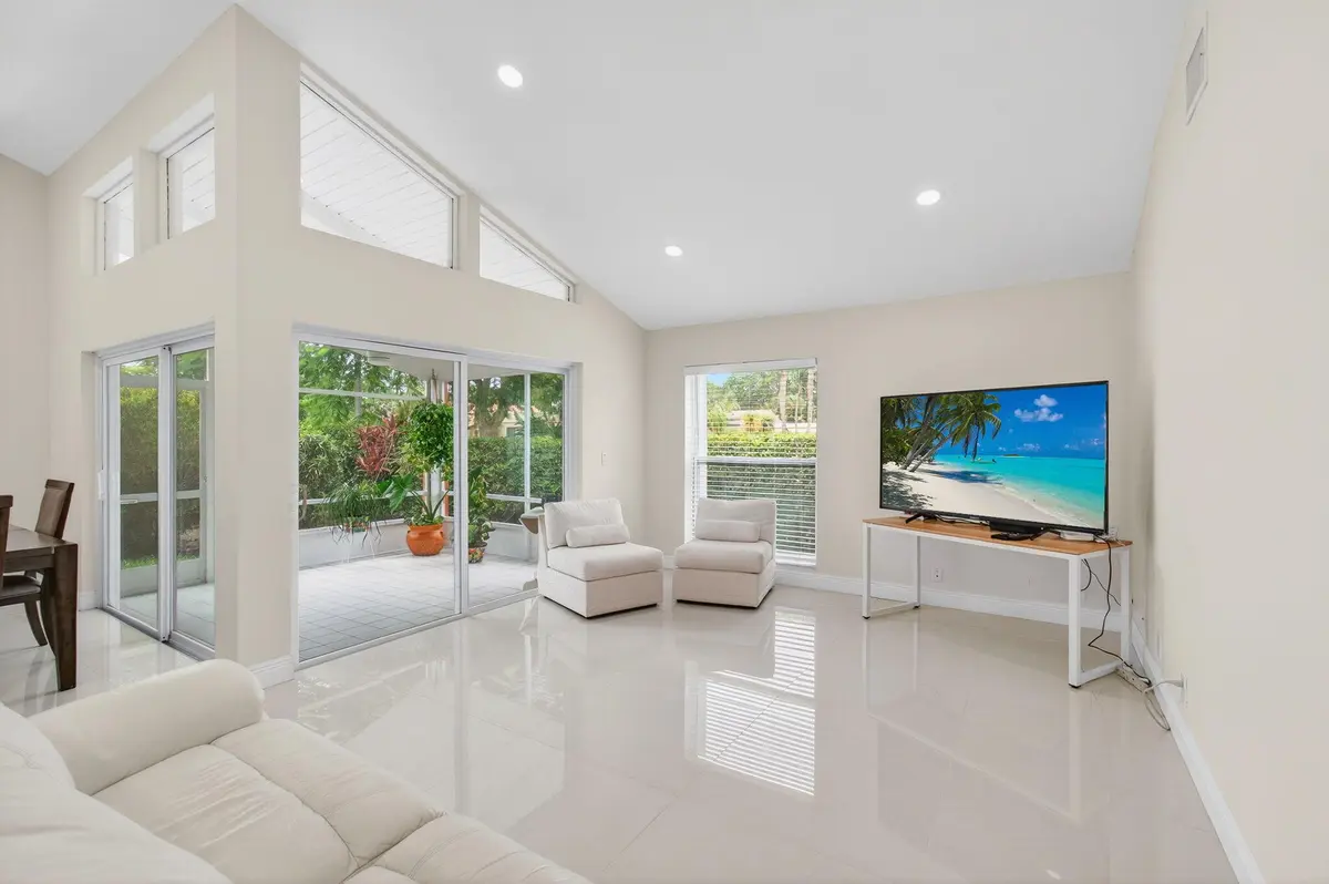 25-web-or-mls-DSC_7416 at 5735 Lakeview Mews Circle, Boynton Beach