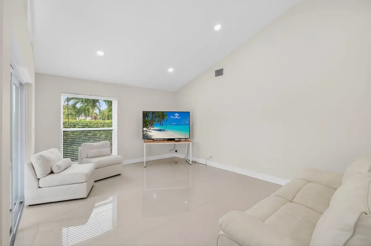 23-web-or-mls-DSC_7411 at 5735 Lakeview Mews Circle, Boynton Beach