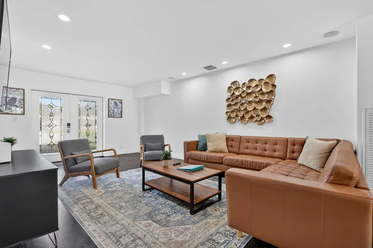 18-web-or-mls-736-6724 at 736 NE 34th Court, Oakland Park
