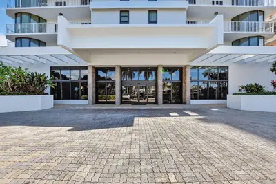 2917 S Ocean Boulevard 205, Highland Beach – Condominium for sale