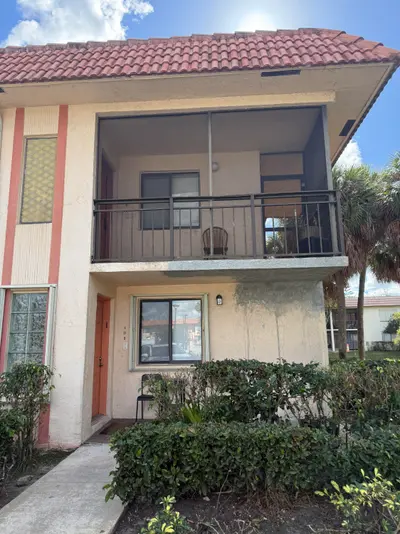 399 Lakeview Drive 202, Weston – sold