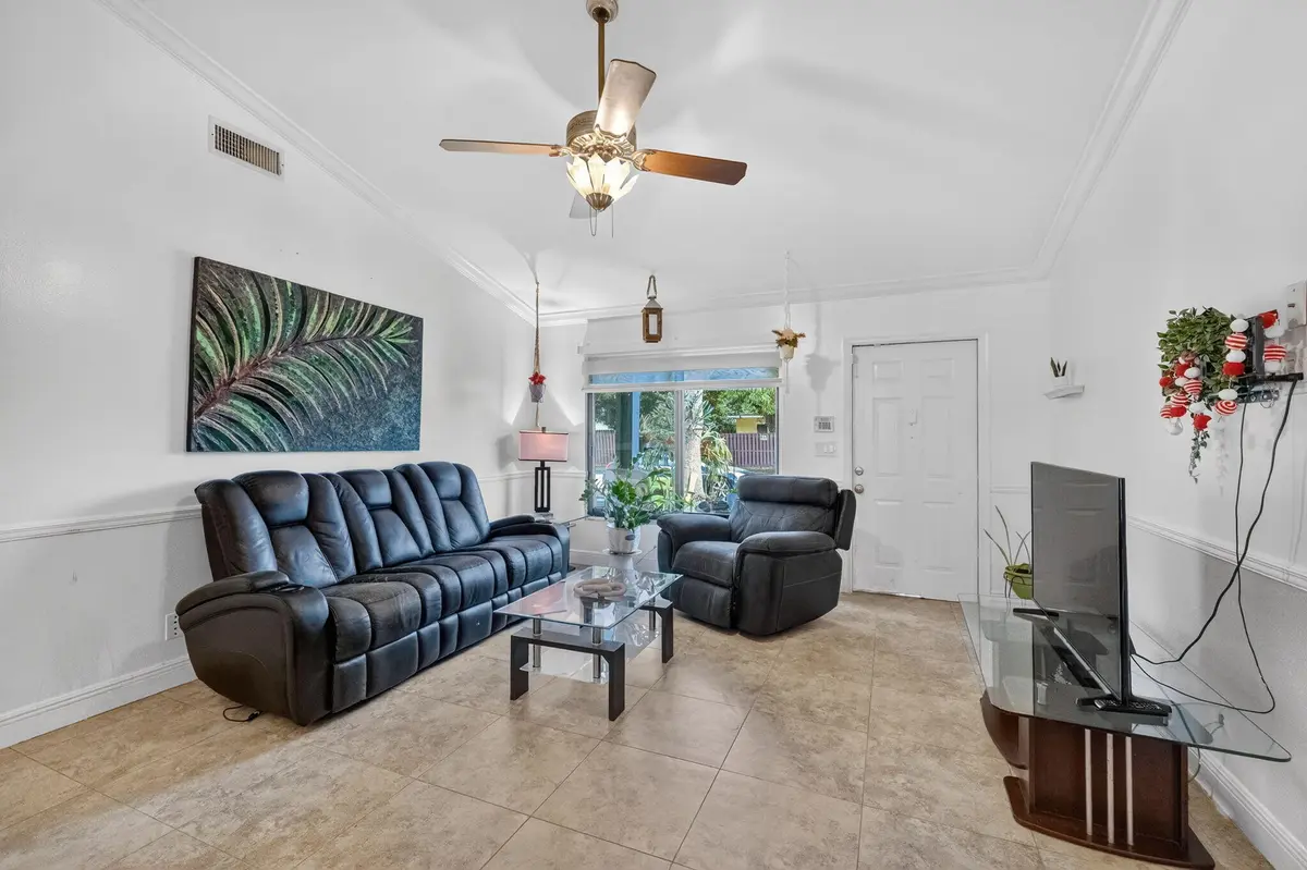 3-web-or-mls-8I8A9501 at 1236 SW 75th Avenue, North Lauderdale