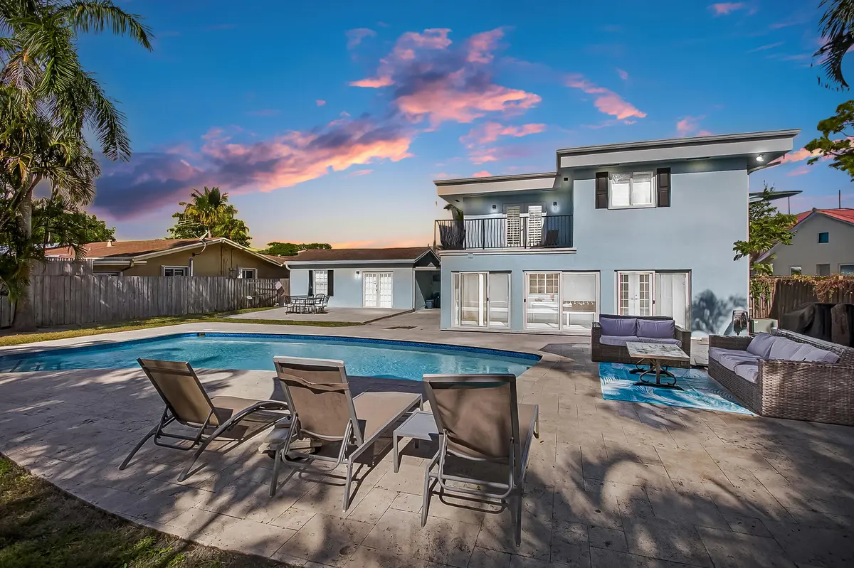 twilightback at 736 NE 34th Court, Oakland Park