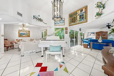 800 Lagoon Lane, Lantana – sold