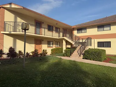 15401 Pembridge Avenue 38, Delray Beach – sold