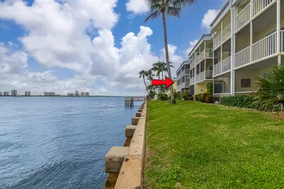 101 Doolen Court 201, North Palm Beach – Stock Cooperative for sale