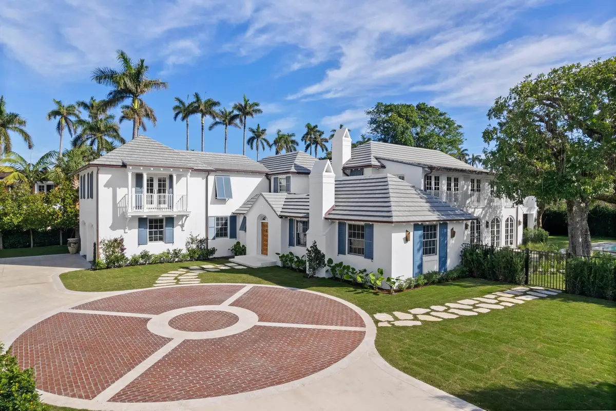 Front Exposure at 239 Emerald Lane, Palm Beach