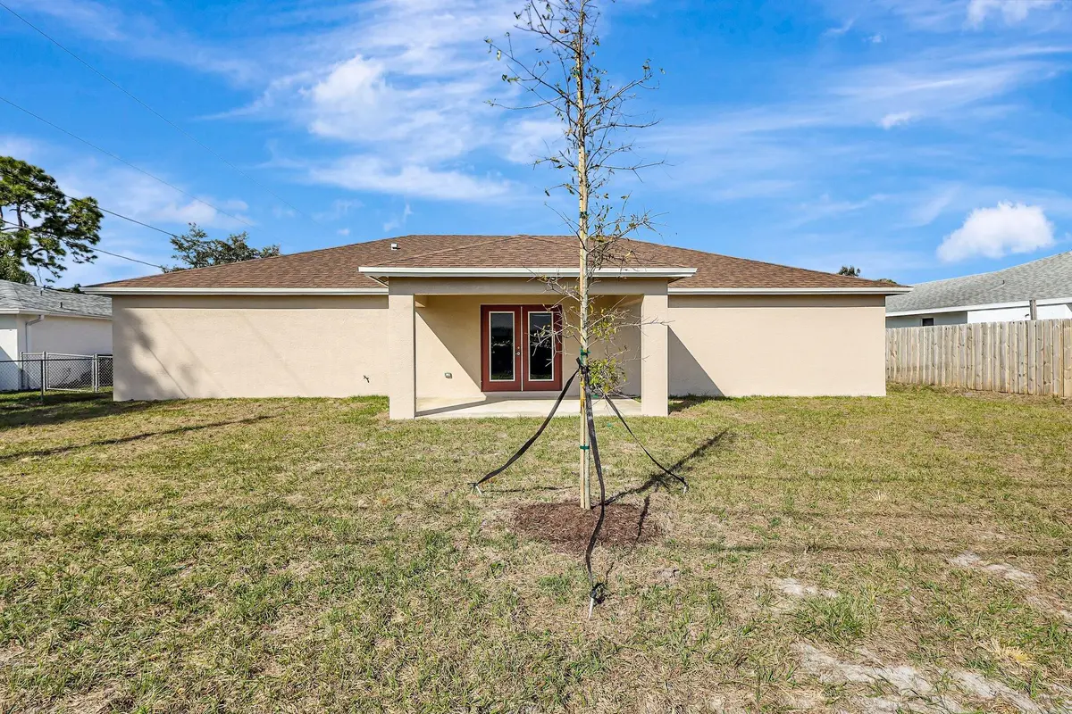 4-web-or-mls-3J0A6918 at 5832 NW Coosa Drive, Port St. Lucie
